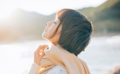 青青草原中文字幕MV